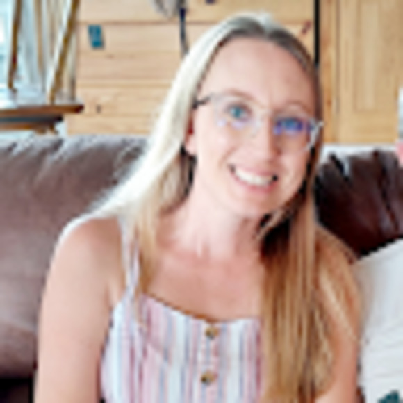 Meet your Posher, Angie - Picture 1 of 1